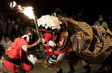 松明と獅子舞演舞