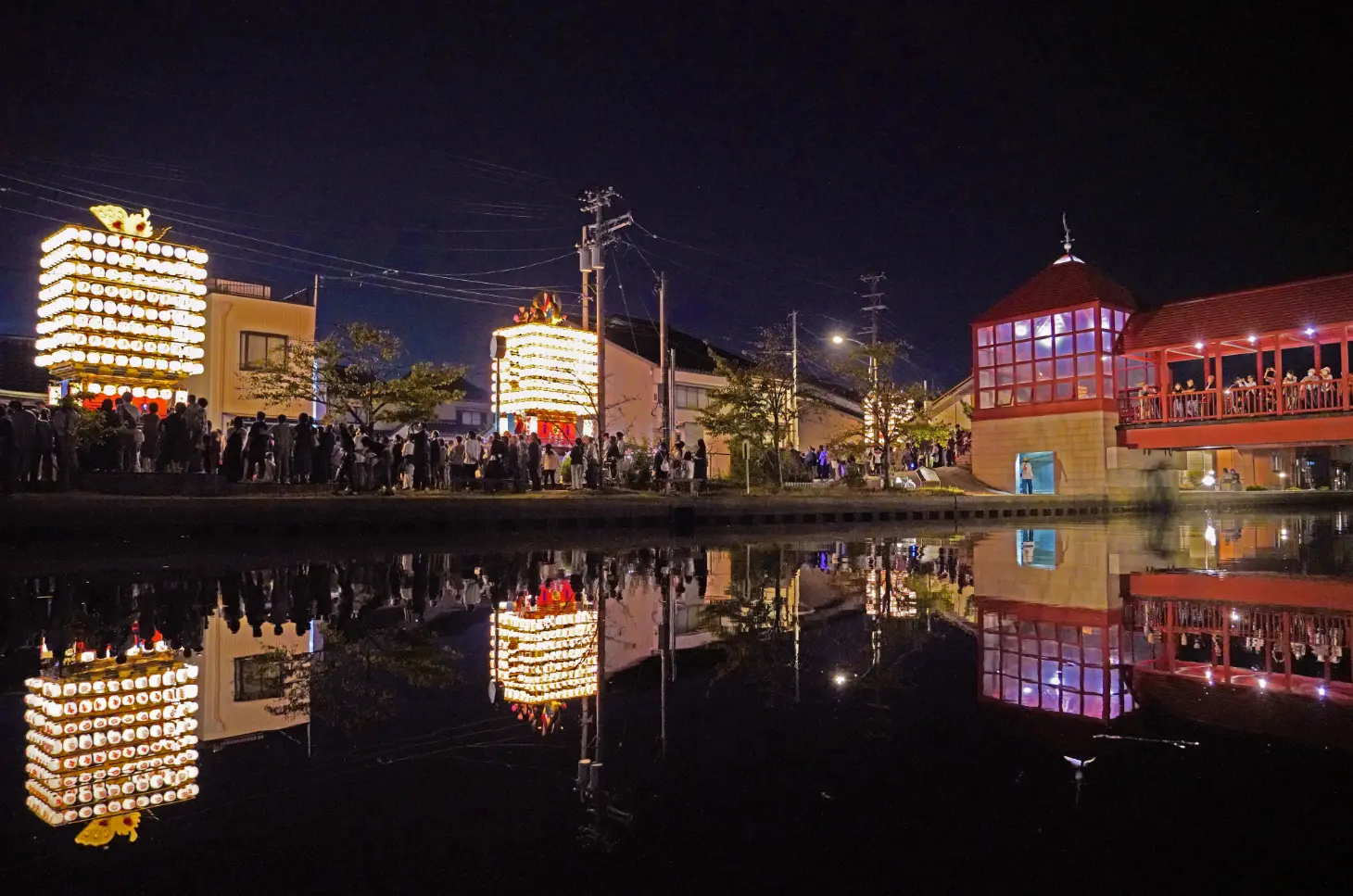 復興祈願の曳山巡行