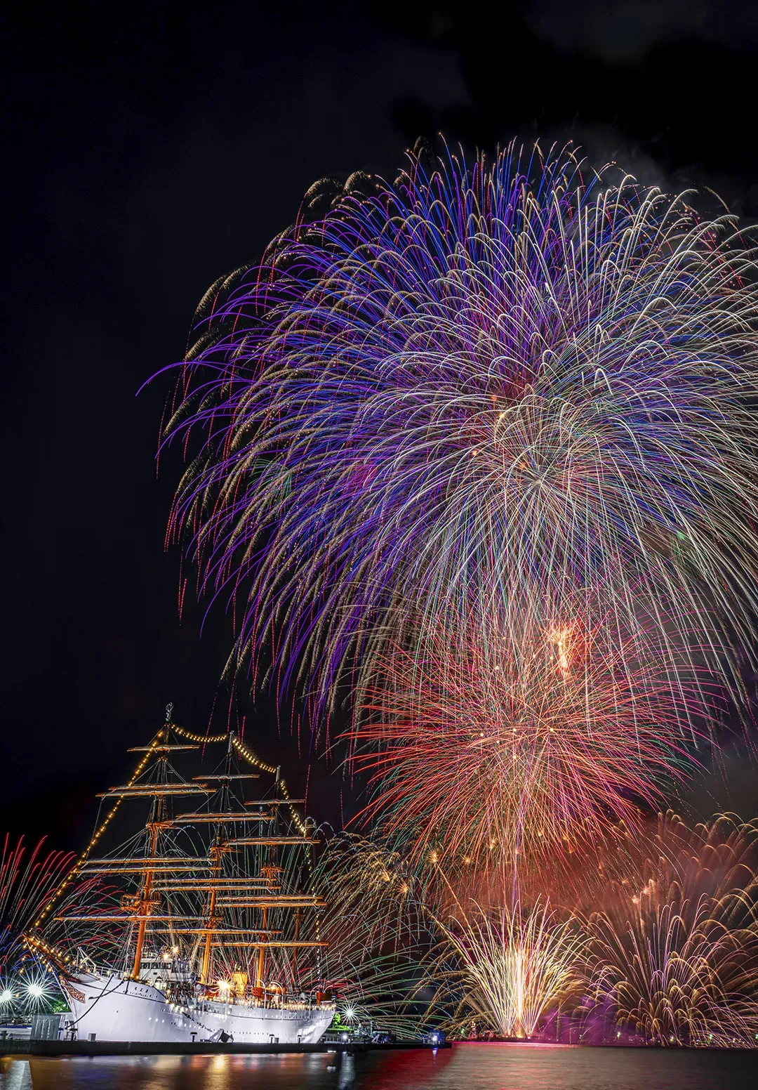 射水市誕生20周年の光