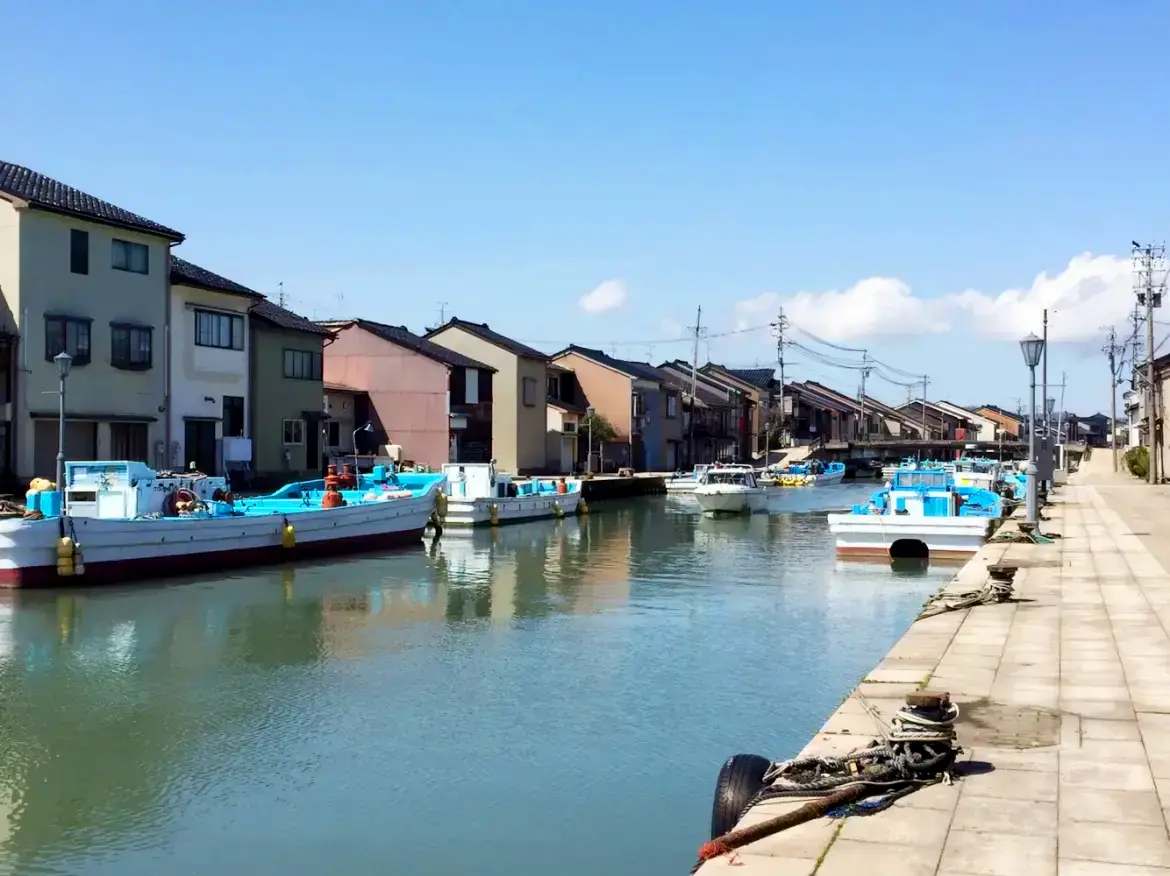 内川沿いを散策